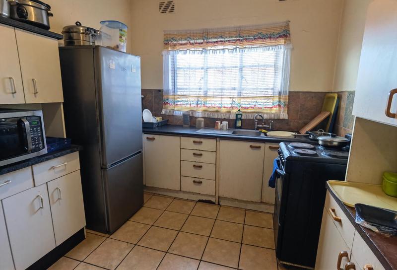 5 Bedroom Property for Sale in Goodwood Estate Western Cape
